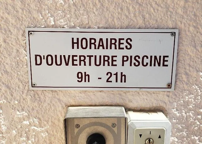Pavillon De Climatise Avec Parking Privatif - 6cyc118 *